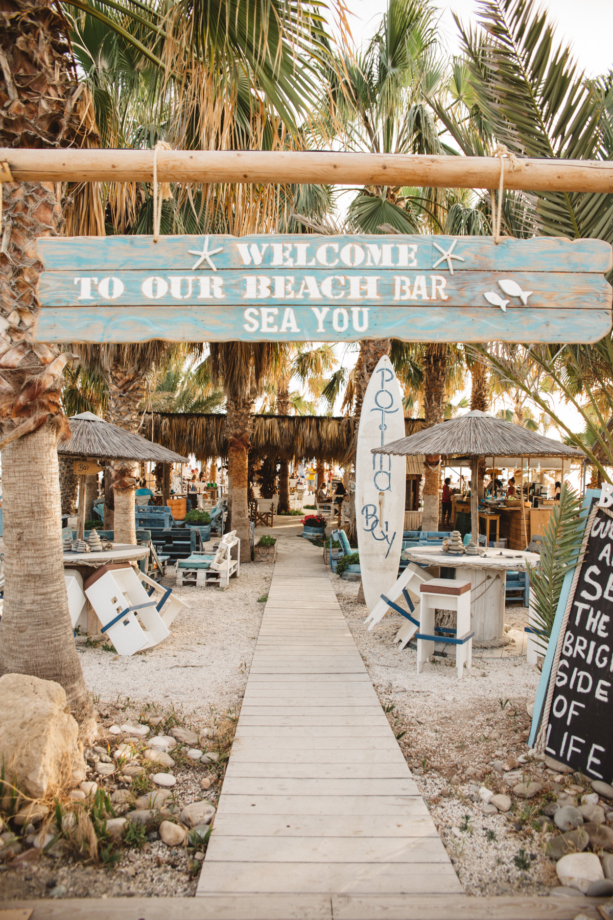 lån Logisk studie The Coolest Beach Bars and Restaurants You Should Try