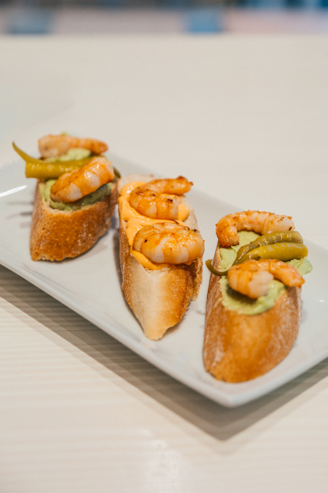 Duo of Shrimp tapas with guacamole and spicy sauce - Casa Blanca Restaurant, Marbella
