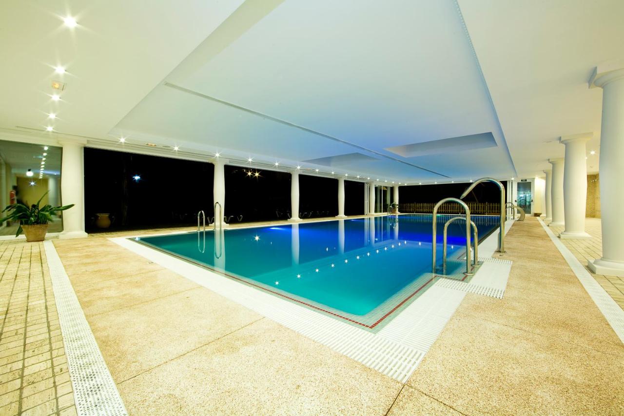 Hotel Monarque - Fuengirola hotel with an indoor pool