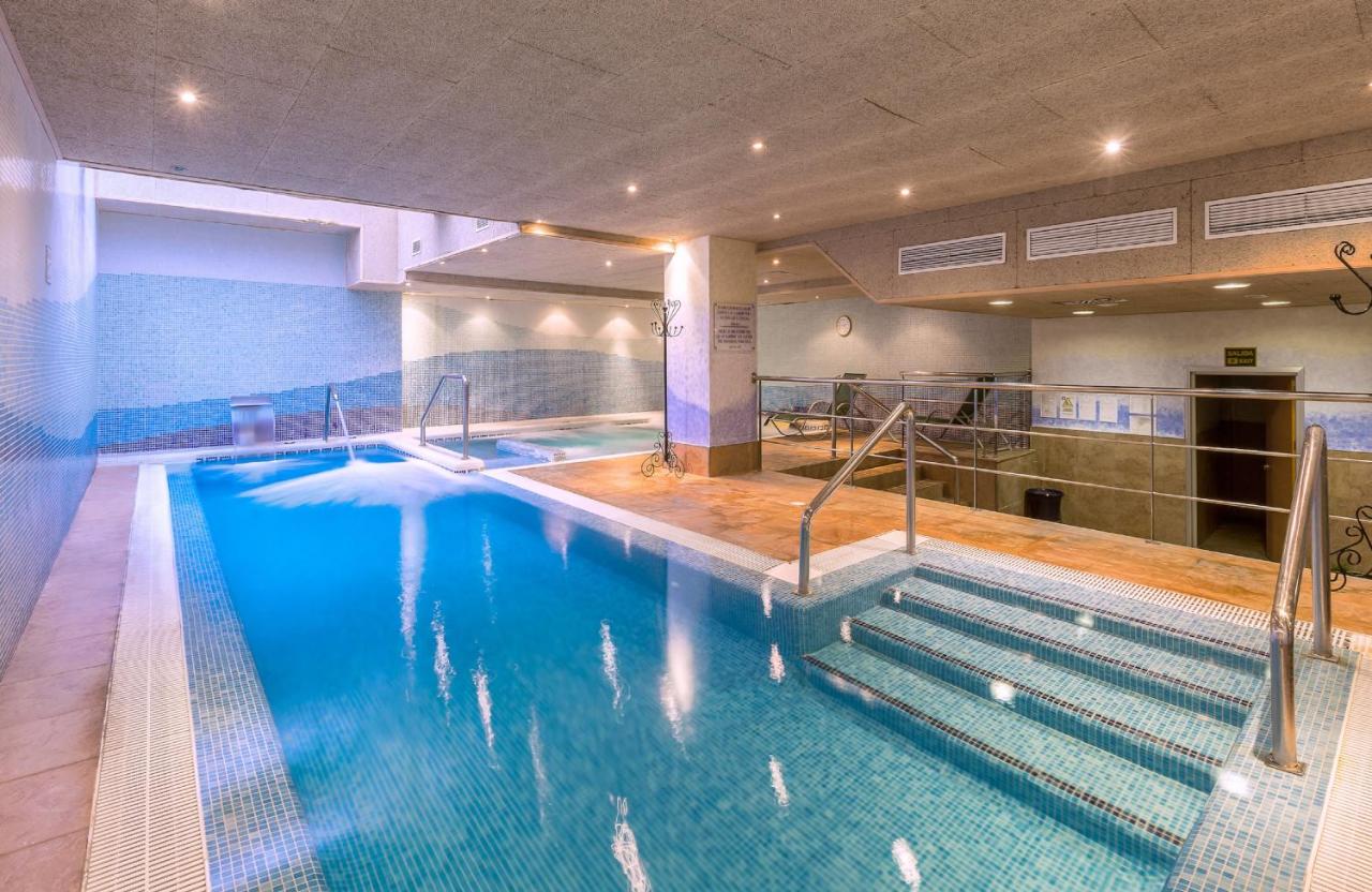 Hotel Leonardo - Fuengirola hotel with an indoor pool