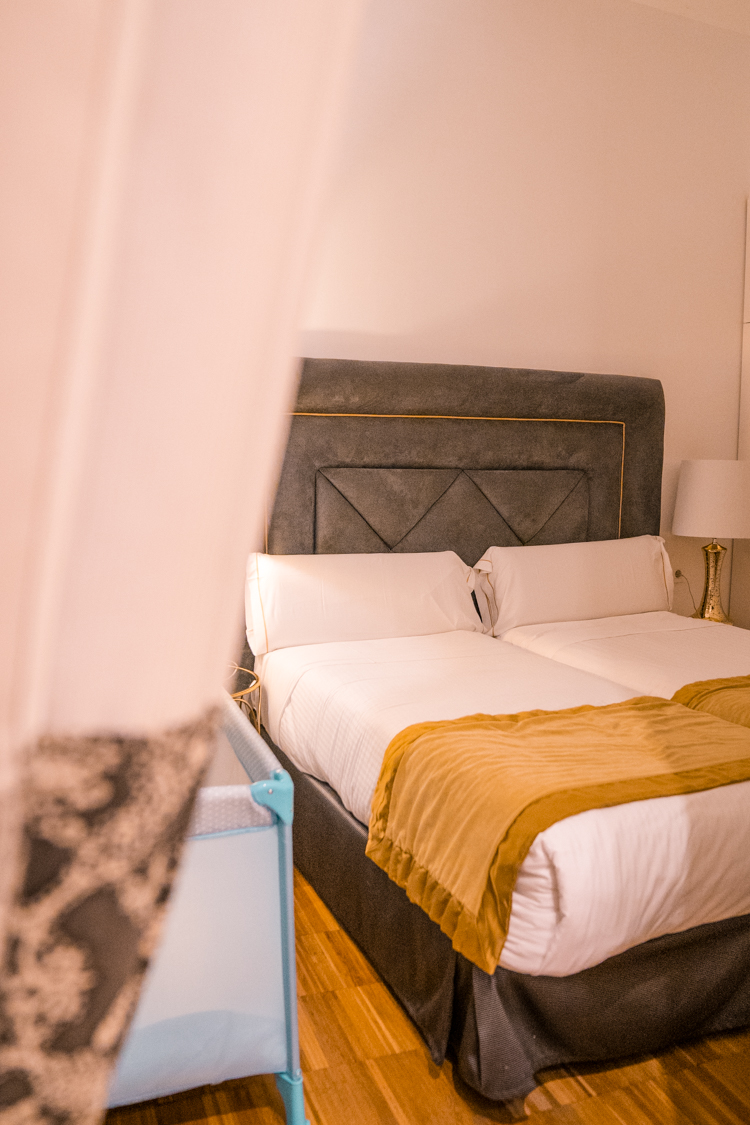 the main bedroom of the apartment of Oro del Darro Suites (Bibo Suites) in Granada, Spain